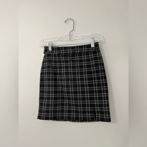 Women's Garage Black and White Plaid Mini Skirt (XS)